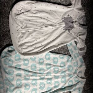 lot of 2 Carters fleece longsleeved sleepsacks (1 is 0-3 other is 3-6 mo). new